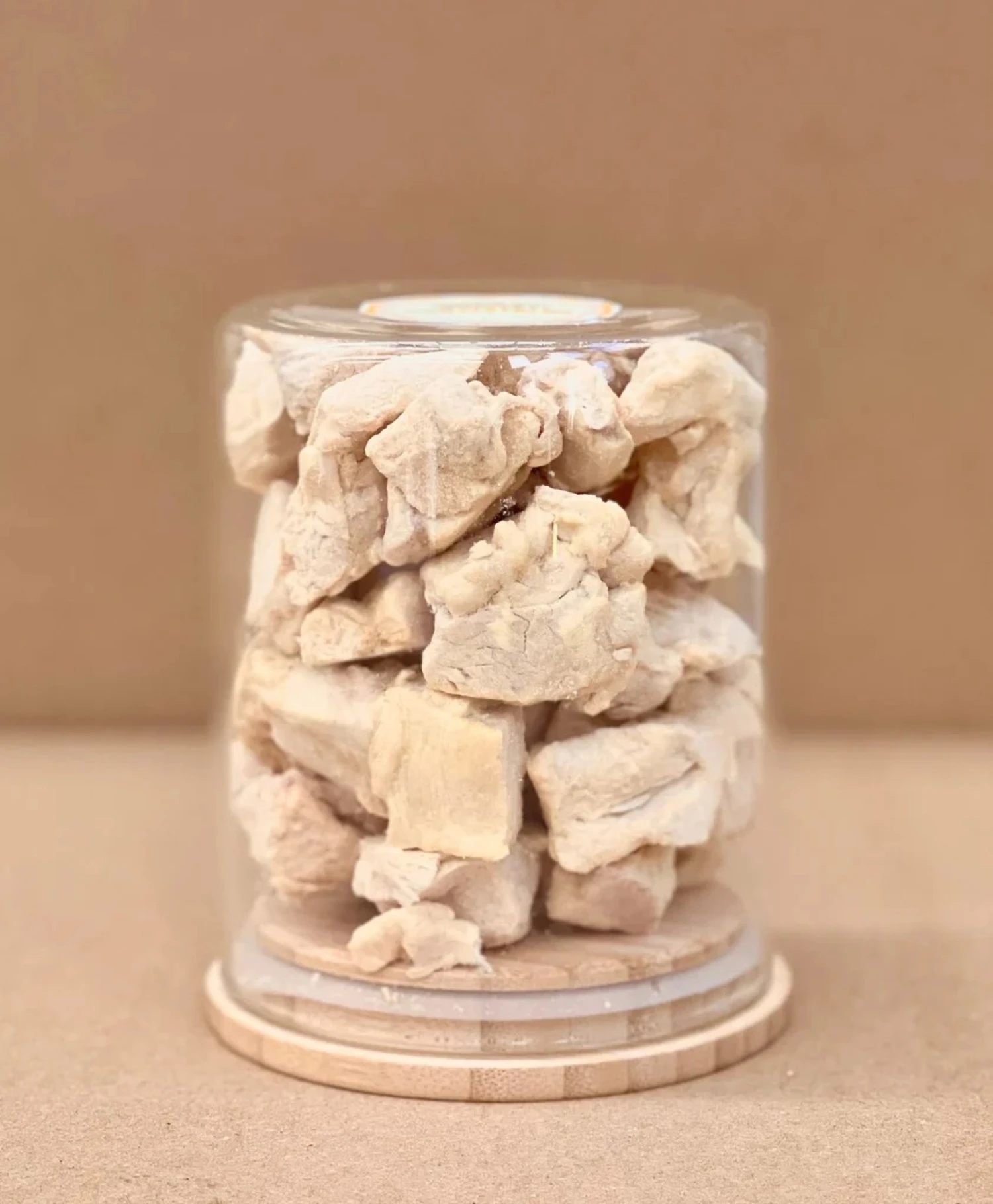 Freezy Paws Freeze Dried Human Grade Chicken Breast Colostrum Cat Treats 80g 4 Freezy Paws Freeze Dried Human Grade Chicken Breast Colostrum Cat Treats 80g - Image 2